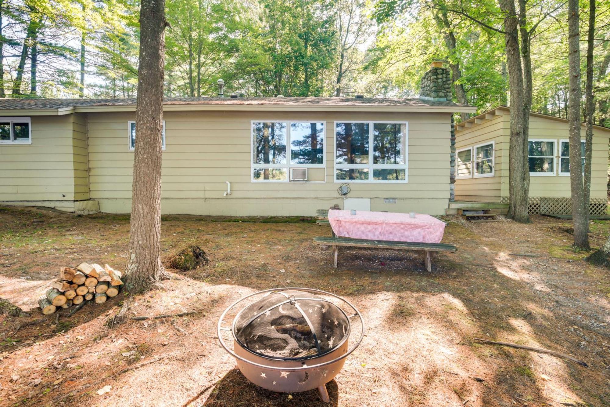 Serene Woodruff Cottage Lakefront Access! エクステリア 写真